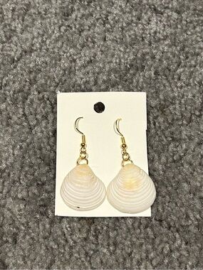 Seashell earrings